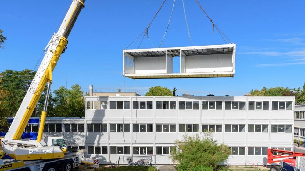 Transfert et installation de bâtiments modulaires avec Deltamod